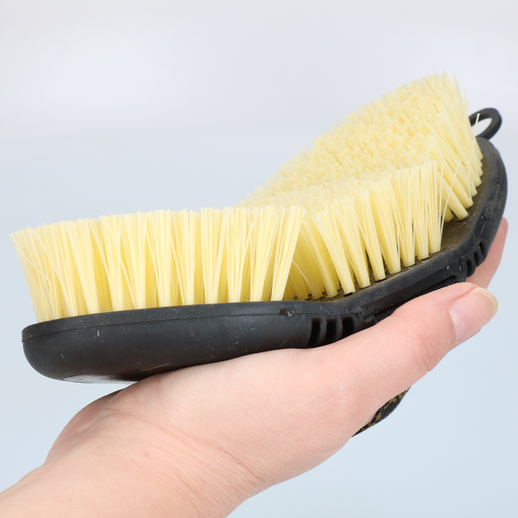 Excellent Horse Flexi Brush Scrub
