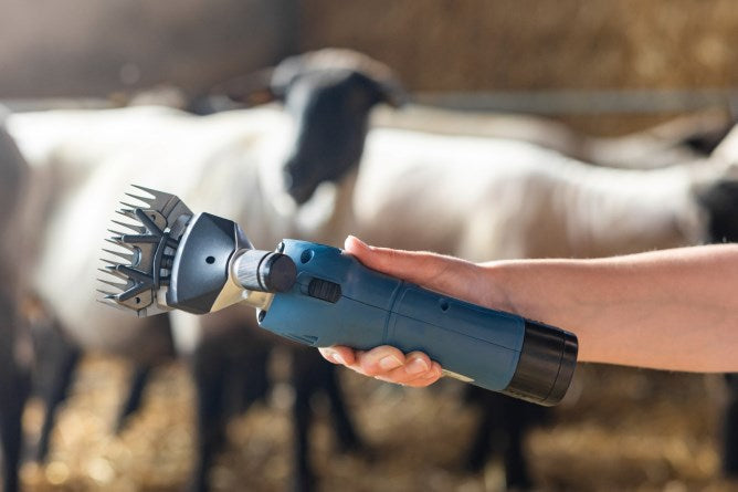 FarmClipper Clipster cordless shaver