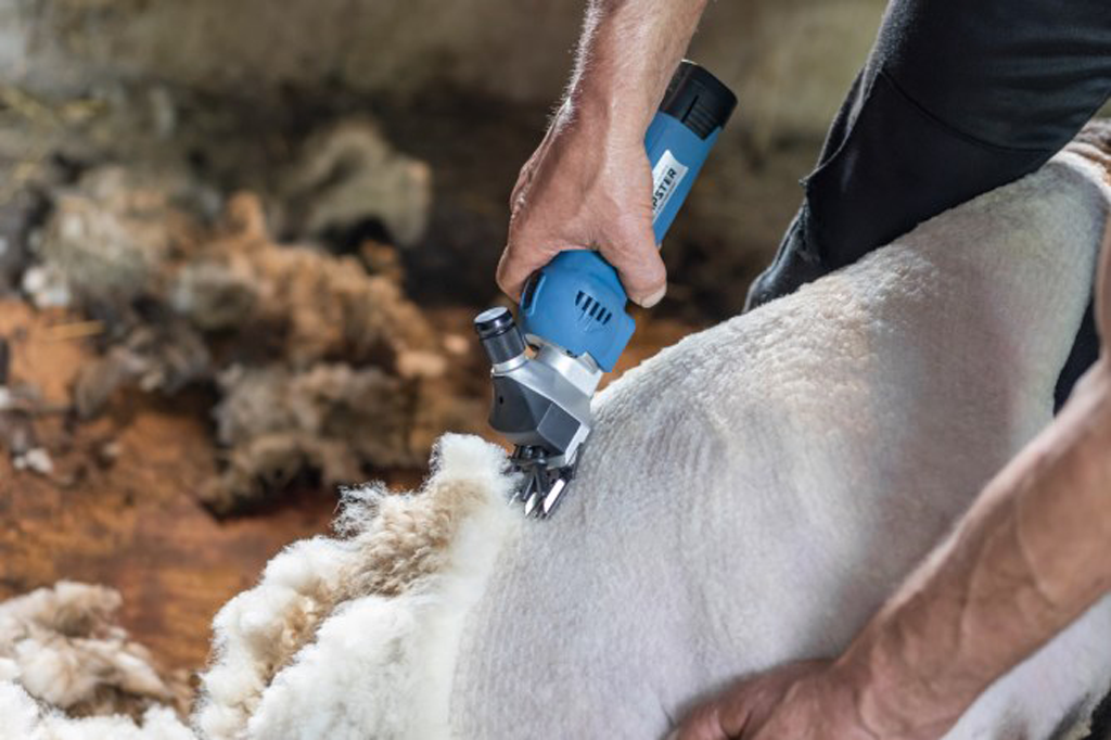 FarmClipper Clipster cordless shaver